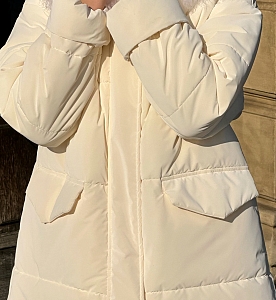 Куртка теплая с мехом ламы "Лебедь" цвет ваниль one size  (р.44-52) 