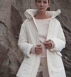 Куртка теплая с мехом ламы "Лебедь" цвет ваниль one size  (р.44-52) 